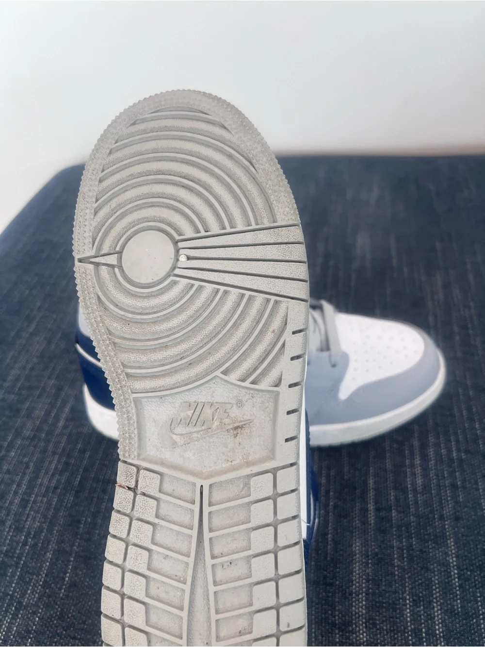 Nike Air Jordan 1 Mid Grey White Navy